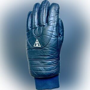 All leather ski gloves.